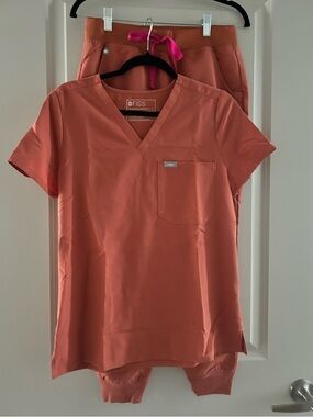 FIGS Scrub Set Small Burnt Orange Jogger Pants Women’s Medical Uniform